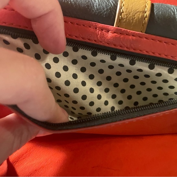 Ladies volcom Wallet - Picture 5 of 8